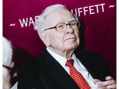 Warren Buffett cuts BofA stake again, unloads $3 billion this month