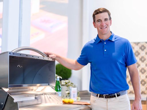 Eli Manning talks Dolphins, Giants and ManningCast at BBQGuys Backyard Design Center