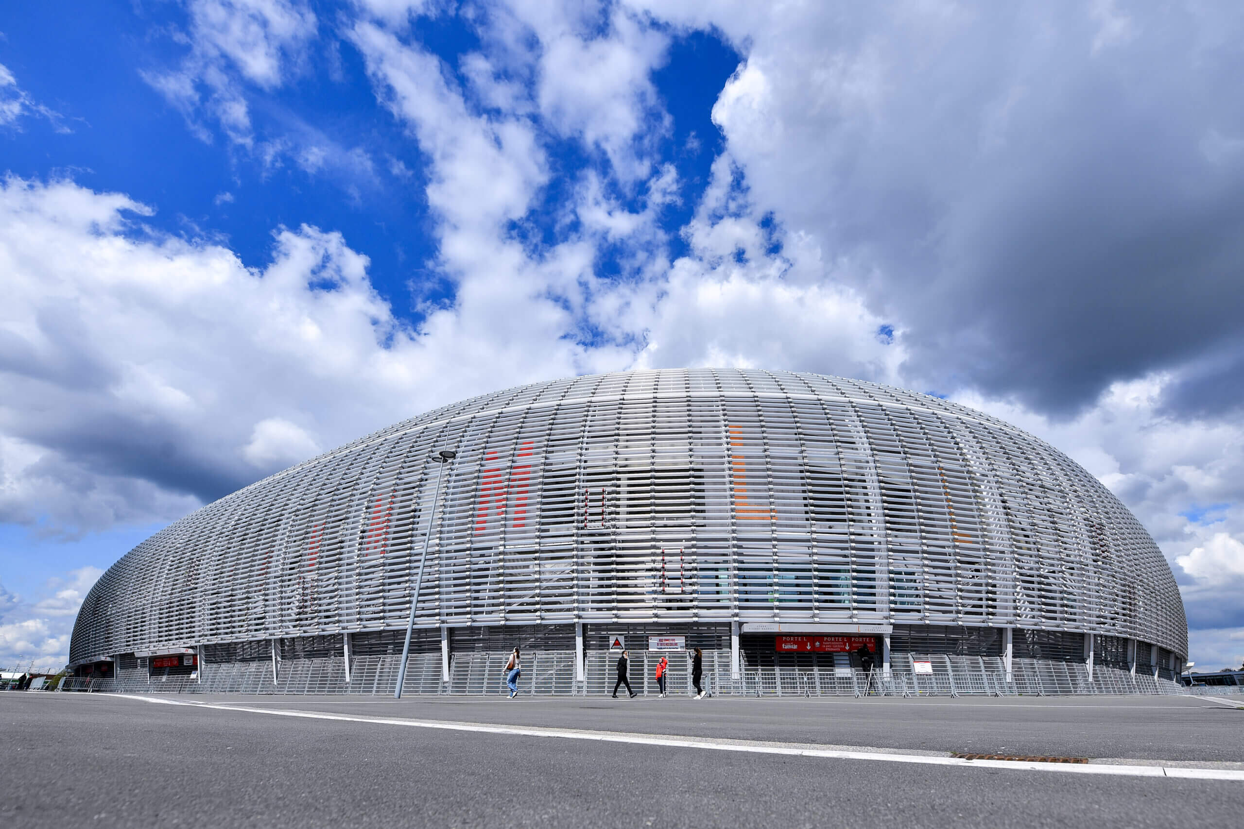 Coupe de France final: 20 injured, including eight police officers, ahead of PSG vs Lyon