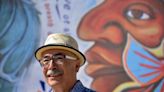 El poeta Juan Felipe Herrera gana la Medalla Frost para "todos los latinos"