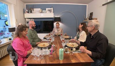 Fußball-Star beim "perfekten Dinner": Promi-Besuch begeistert die Gäste