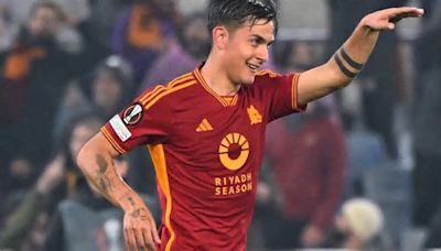 Con gol de Dybala, Roma bajó a Milan