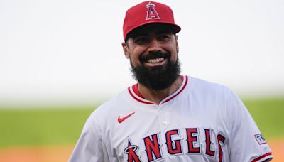 Angels reinstate Rendon; weather delays return