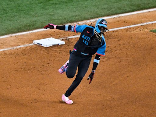 Elly De La Cruz wore pink, custom Louis Vuitton cleats for first All-Star Game appearance