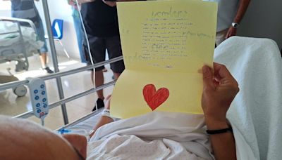 Pacientes del Hospital Infanta Elena reciben cartas de niños de Huelva: "Tú puedes"