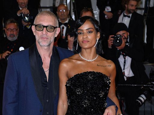 Cannes 2024 : sur le tapis rouge, le look coordonné de Vincent Cassel et sa compagne Narah Baptista