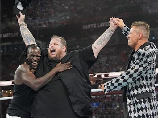 Jelly Roll Performs — and Gets in the Ring! — at WWE SummerSlam in Cleveland, MGK Joins in Too