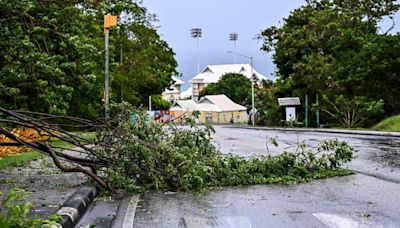 Más de 300,000 hogares siguen sin electricidad en Texas tras el paso de Beryl - El Diario NY