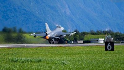 F16V戰機起落架無法收起 緊急折返基地