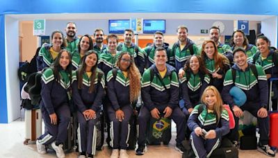 Delegação da ginástica brasileira embarca para Paris