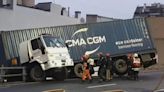 Camionero borracho causó un verdadero desastre en la autopista 25 de Mayo - Diario Hoy En la noticia