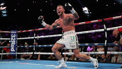 Brad Pauls knocks out Nathan Heaney in final round to win the British middleweight title - Eurosport