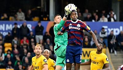 Why Alexander Isak was forced off for Newcastle at half-time against Wolves