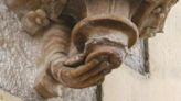 Por qué hay un santo con tres manos en una de las puertas de la Catedral de Sevilla