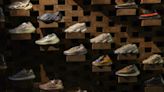 Adidas compensaría ganancias de Yeezy con zapatillas iguales