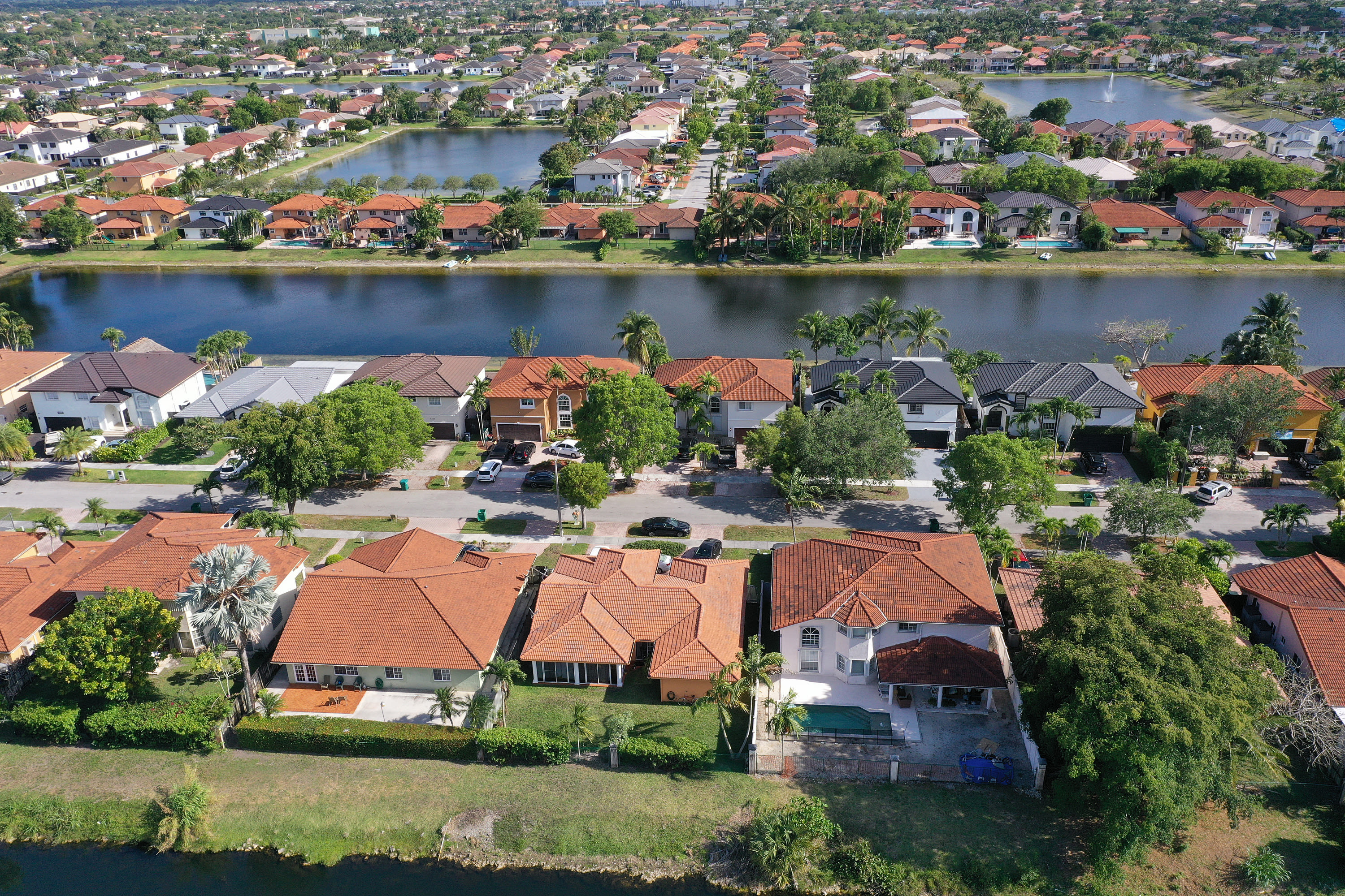 Florida's house market is struggling to attract buyers