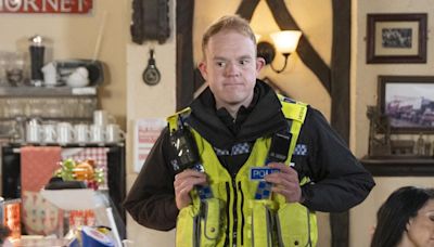 Craig fears the worst as he makes new enemy after shocking arrest in Corrie