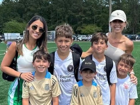 El fin de semana a todo fútbol de los hijos de Luis Suárez y Messi: mirá las fotos que compartieron Antonela Roccuzzo y Sofía Balbi