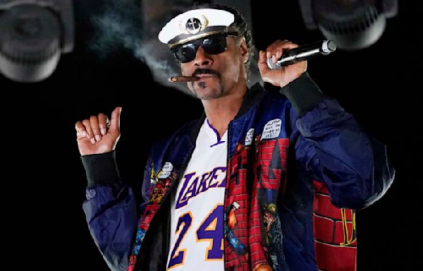 After Barstool Sports sponsorship fizzles, Snoop Dogg brand is attached to Arizona Bowl, fo shizzle