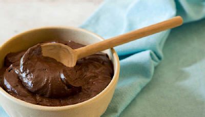Crémeux au chocolat : Laurent Mariotte partage sa recette et l'ingrédient secret qu'il glisse dans sa crème anglaise