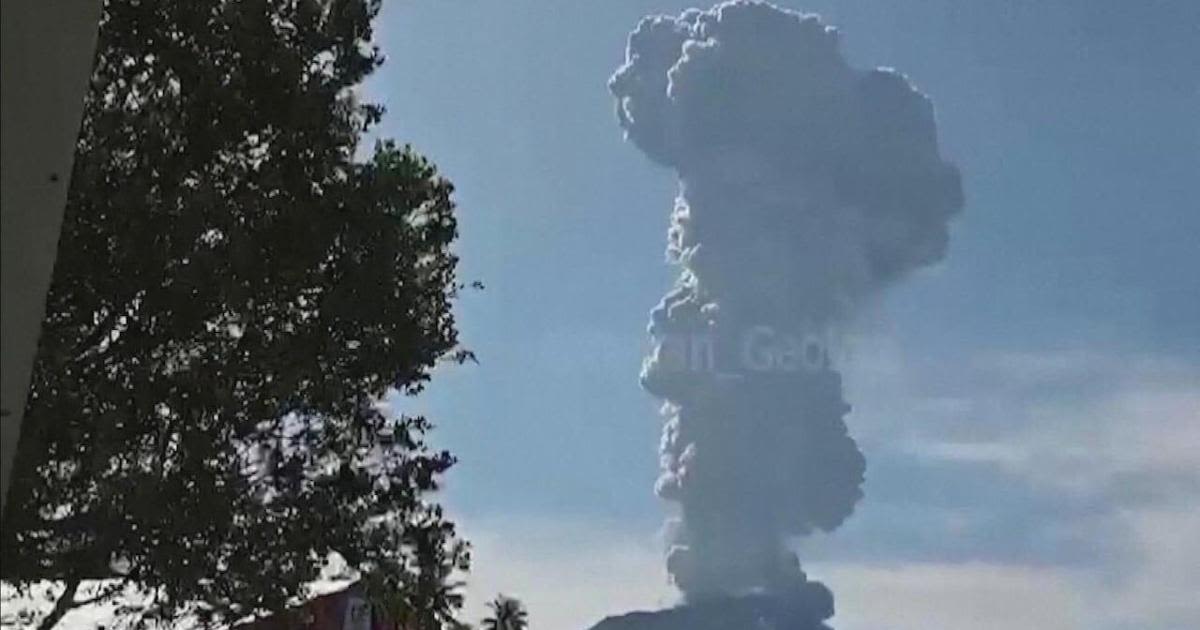 Indonesian volcano spews ash clouds kilometres into the sky
