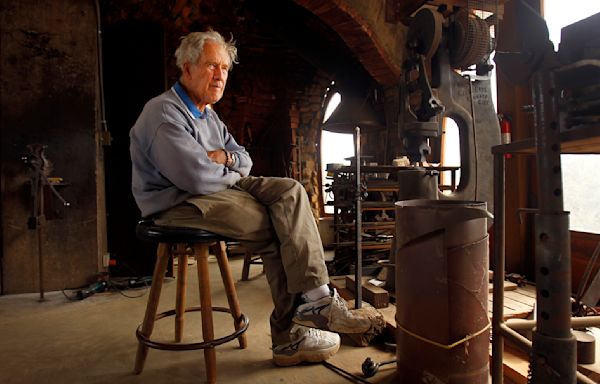 James Hubbell, San Diego's iconic sculptor, artist, naturalist and peace advocate, dies at 92