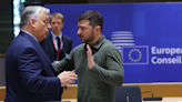 Inesperado: El euroescéptico Viktor Orbán con Volodymyr Zelensky