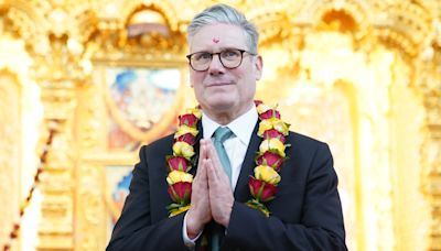 In Pictures: Starmer says Namaste to final days of campaigning