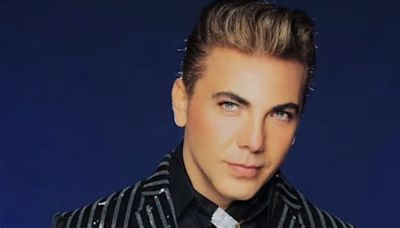 Cristian Castro sigue estudiando para terminar la prepa a sus 49 años ¿qué carrera cursará?