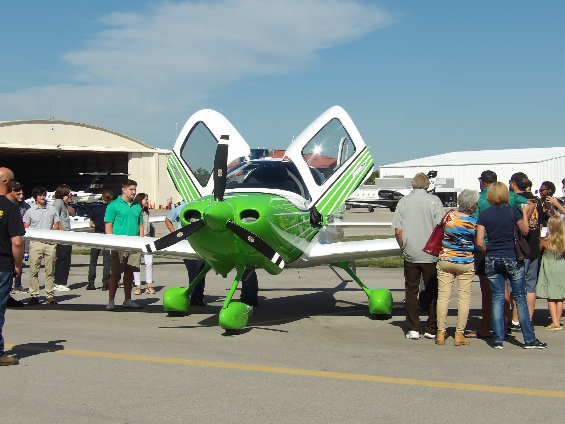 Marshall University's Bill Noe Flight School welcomes 65 new students, new plane - WV MetroNews