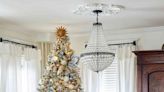 How to Decorate a Flocked Christmas Tree