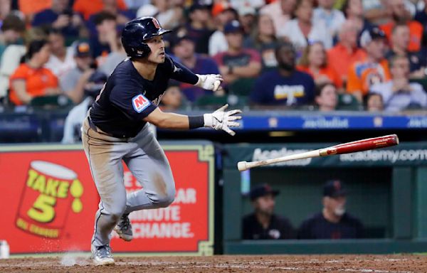 AL leading hitter Steven Kwan undergoing more tests after leaving Guards' win with tight hamstring