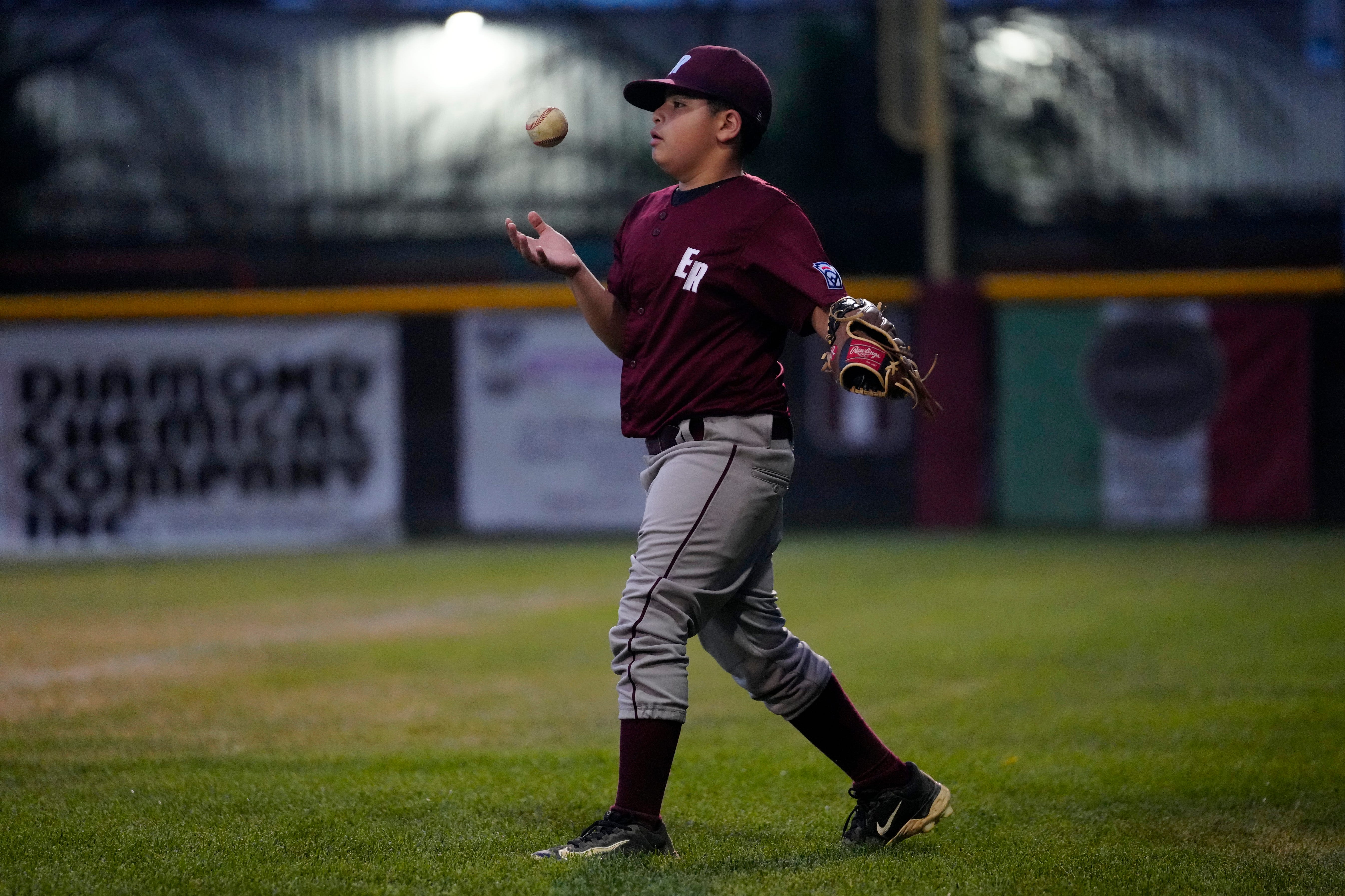 Bergen County Little Leaguer born with one hand follows in the footsteps of Jim Abbott