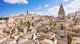 Historic building in Italy damaged by parkour tourists