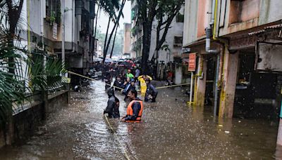 Pune rains LIVE: IMD issues red alert for heavy rains; 4 electrocuted, NDRF deployed | Today News