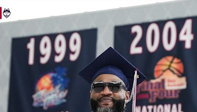 Khalid El-Amin completes UConn journey, earns degree with Cam Spencer, Tristen Newton, Andrew Hurley