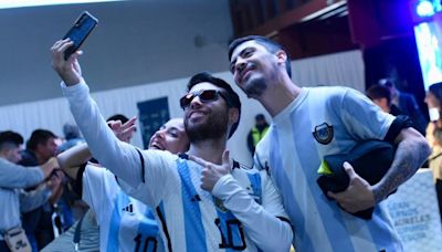 Fotogalería | Mirá las mejores imágenes de la visita de la Copa del Mundo, en Neuquén