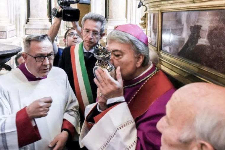 Blood of St. Januarius Miraculously Liquifies Again