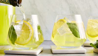 Step Aside, Aperol—The Limoncello Spritz Is Our New Happy Hour Go-To