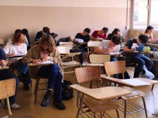 El gobierno bonaerense decidió que los alumnos de las escuelas secundarias no repitan el año