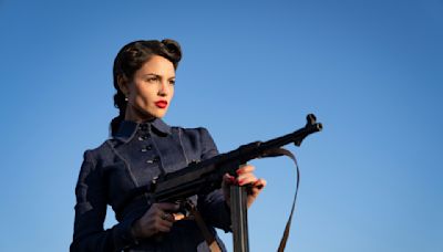 Eiza González cuenta cómo fue dar vida a una espía y trabajar con Henry Cavill y Guy Ritchie