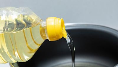 17 Brilliant Uses for Vegetable Oil That Go Beyond Cooking, Save Time + Money