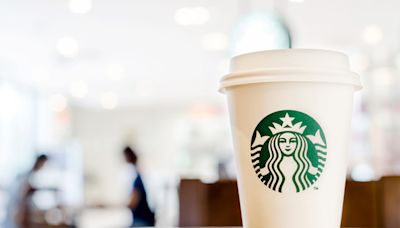 Ex-CEO da Starbucks resiste ao acordo de Elliott Por Investing.com