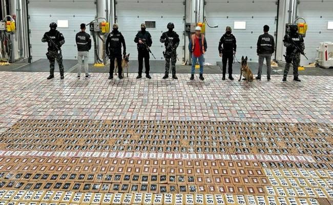 Police dogs sniff out 6 tons of cocaine hidden in banana shipment