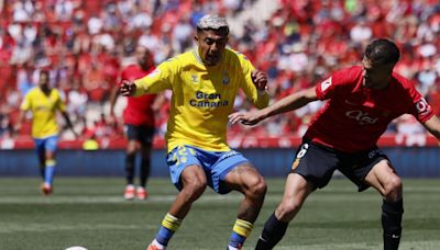 Julián Araujo, adiós a Las Palmas con su futuro culé en el aire