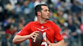 Derek Carr firma contrato de 4 años con los Saints