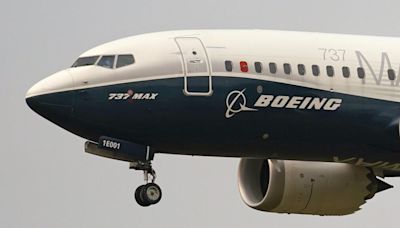 Boeing se declara oficialmente culpable de accidentes fatales del 737 Max y finaliza acuerdo con el gobierno de EE. UU.