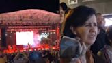 La reacción de mamá al ver a su hijo 'metalero' en concierto por primera vez: su cara lo dice todo