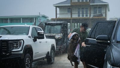 El huracán Beryl toca tierra en Texas y deja sin luz a más de un millón de clientes