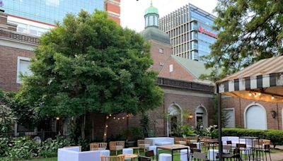 Este restaurante funciona dentro de una iglesia nórdica y ofrece el mejor menú sueco de Buenos Aires